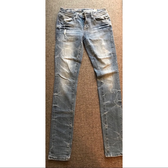 Gorgeous DKNY Skinny Jeans - Picture 2 of 3